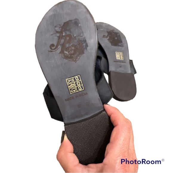 Free People Saint Antoni toe ring slide sandal black leather 37 7 - Picture 6 of 6